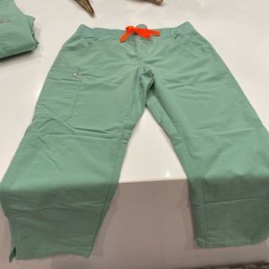 Figs Kade cargo scrub pant Jade MP